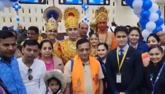 अयोध्या के लिए अहमदाबाद से पहली उड़ान रवाना, मुख्‍यमंत्री ने वर्चुअली किया उद्घाटन