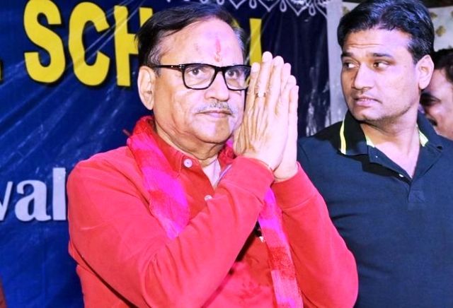 महेश जोशी