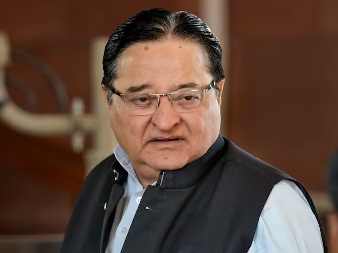 UP News: सपा सांसद बोले- मदरसों को किया गया बदनाम, आज तक यहां से बारूद तक भी नहीं हुआ बरामद