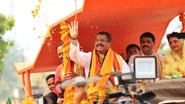 केंद्रीय मंत्री धर्मेंद्र प्रधान