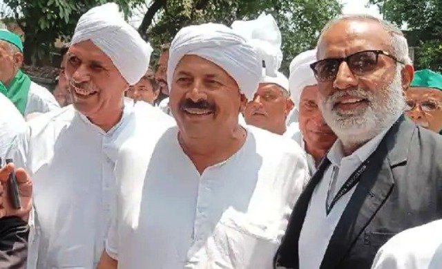 नरेश टिकैत