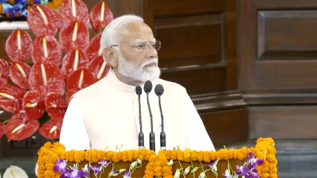 नरेंद्र मोदी