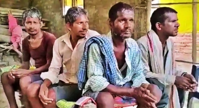Maharajganj News : पेंशन के नाम पर कुंवारों की नसबंदी, गुप्तांग पर दिखे टांके