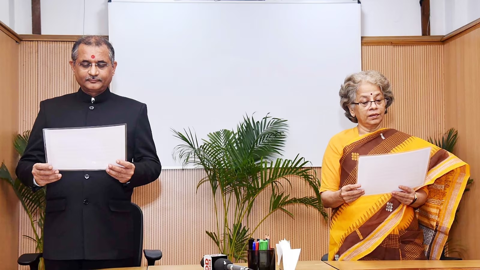 UPSC Chairman Resigns