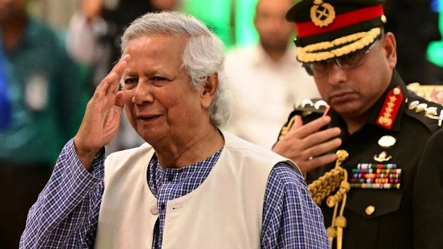 Bangladesh : '19 अगस्त तक सभी अवैध हथियार सौंपें', जनरल हुसैन नेे प्रदर्शनकारियों से की खास अपील
