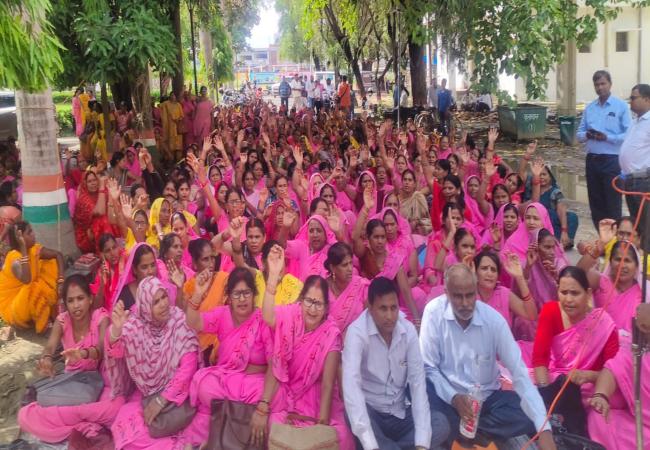 Anganwadi workers protest