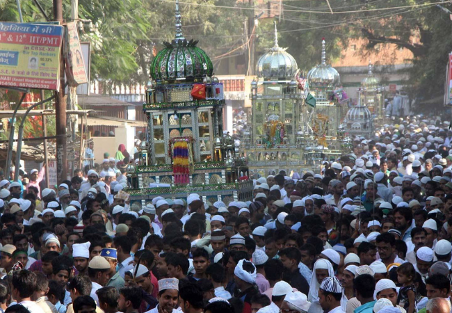moharram croud in lucknow 