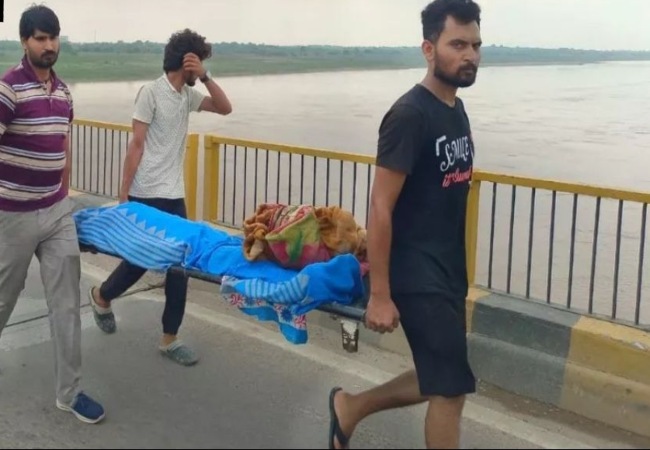 mother body on stretcher