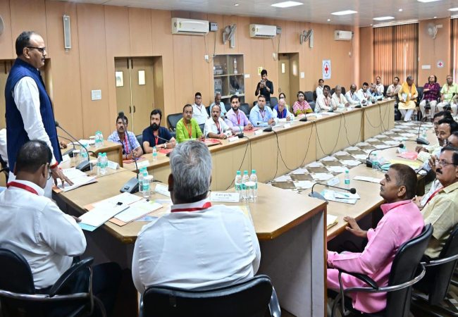 Brajesh Pathak Red Cross UP