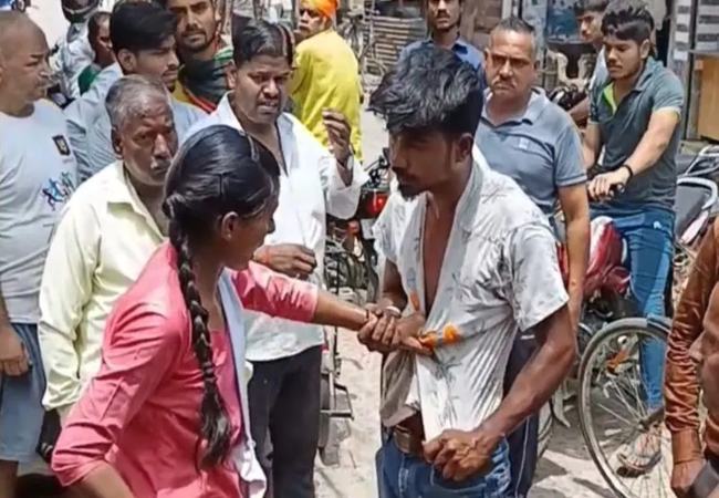 Unnao student beats up molester