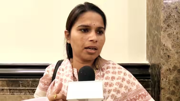 सपा से निष्कासित पूजा पाल बोली : 'जिसने न्याय दिलाया, उसकी तारीफ करना क्या गलत है?'