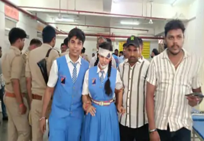 Azamgarh road accident