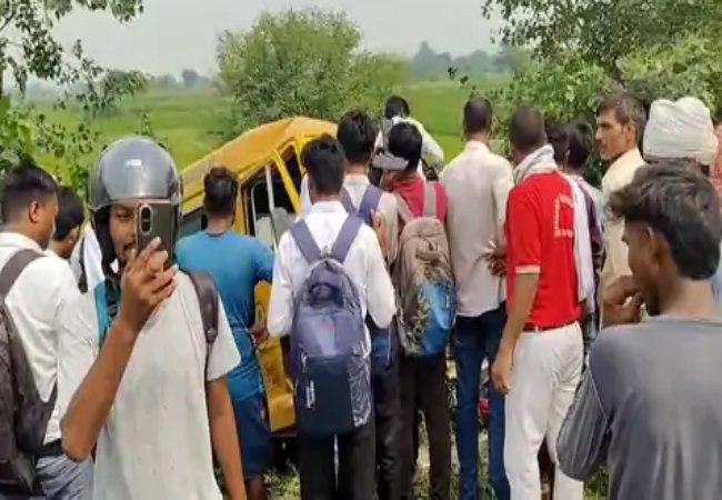 Azamgarh road accident