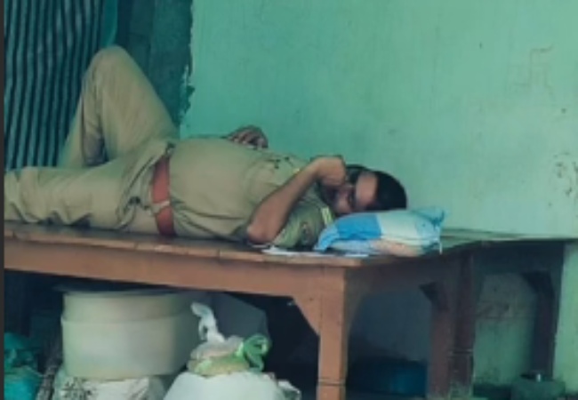 Azamgarh sub-inspector