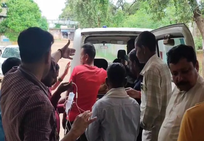 woman gave poison to children