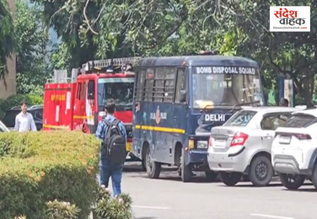 Delhi school bomb threat