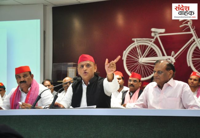 Akhilesh Yadav and Mayawati hit back