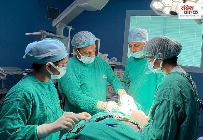 Gorakhpur News: अचानक बच्चे की नाक के अंदर उग आए दांत, डॉक्टर्स ने चार साल के मासूम को दी नई जिंदगी