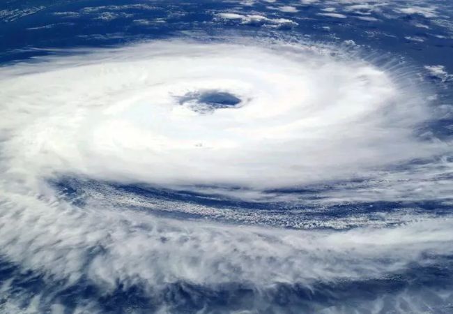 तेजी से से बढ़ रहा 'शक्ति' चक्रवात, कई राज्यों में भारी बारिश की चेतावनी, यूपी में भी दिखेगा असर