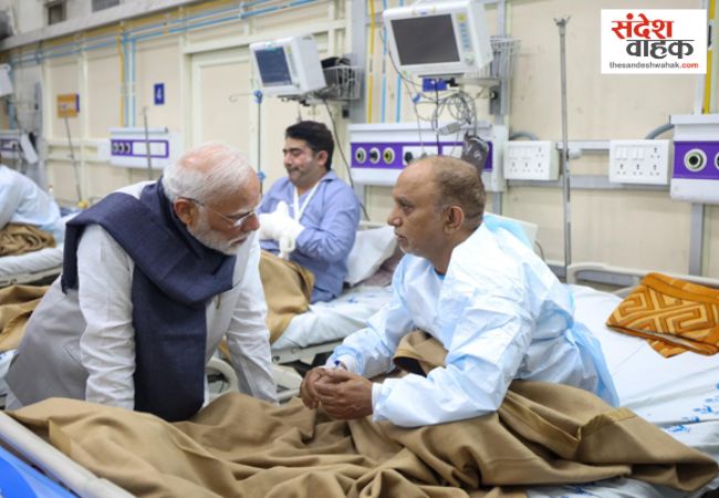 PM Narendra Modi visits LNJP Hospital