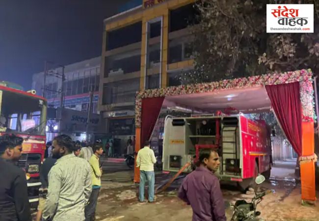 Lucknow Kapda Kothi fire