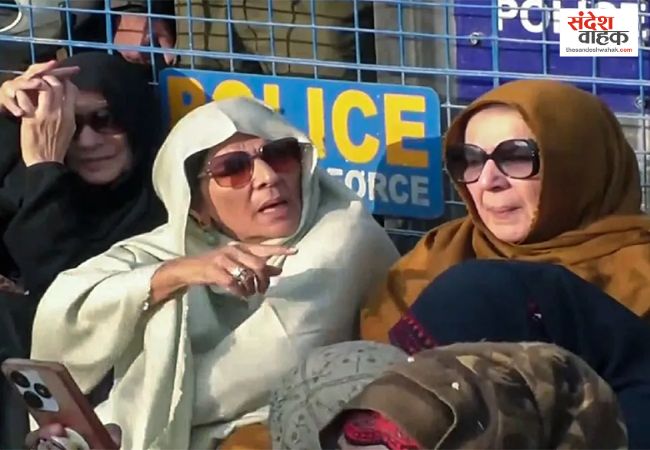 Aleema Khan Protest