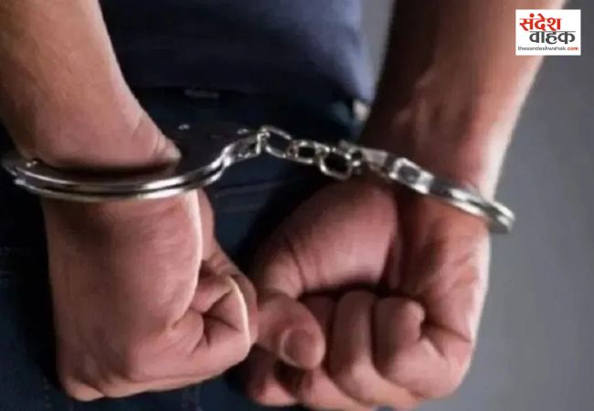 Delhi Police arrest fake IPS