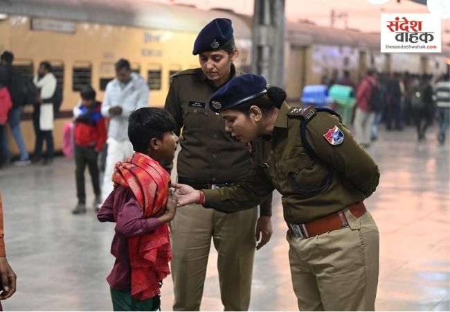 बिछड़े बच्चों के लिए 'फरिश्ता' बनी लखनऊ RPF, इंस्पेक्टर चन्दना सिन्हा को रेल सेवा पुरस्कार