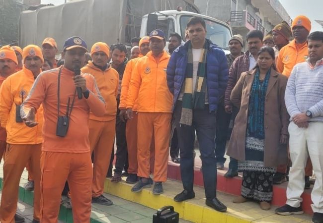 बाढ़ आने से पहले 'जंग' की तैयारी, कुशीनगर में NDRF ने छोटी गंडक में किया मॉकड्रिल