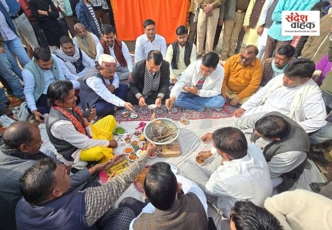 अमेठी: गोमती नदी के किशनी घाट पर शुरू हुआ पीपा पुल, विधायक सुरेश पासी ने किया भूमि पूजन