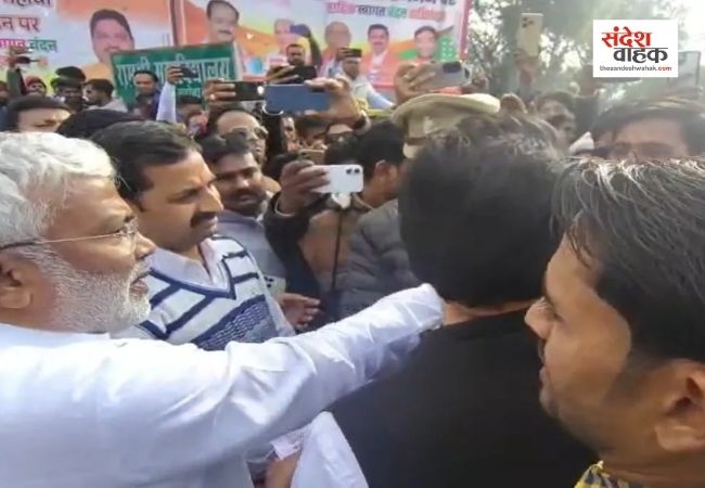 महोबा में हाई-वोल्टेज ड्रामा: BJP विधायक ने रोका मंत्री स्वतंत्र देव सिंह का काफिला