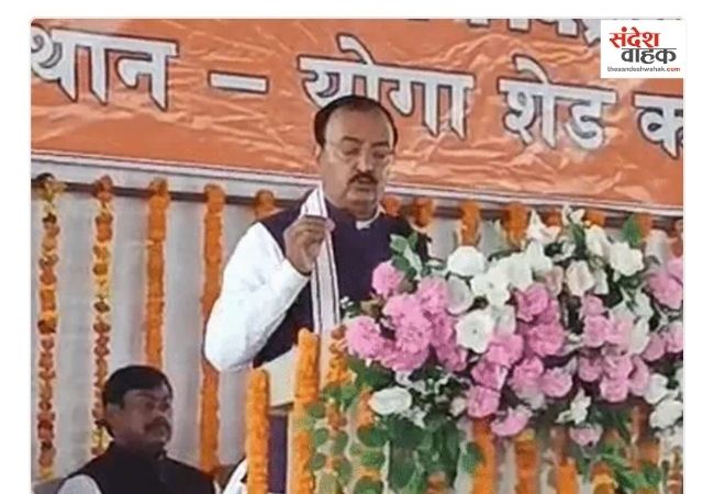 केशव प्रसाद मौर्य का विपक्षी गठबंधन पर तीखा वार, बोले- गुंडे-बदमाशों की टीम है सपा, इनका भविष्य नहीं