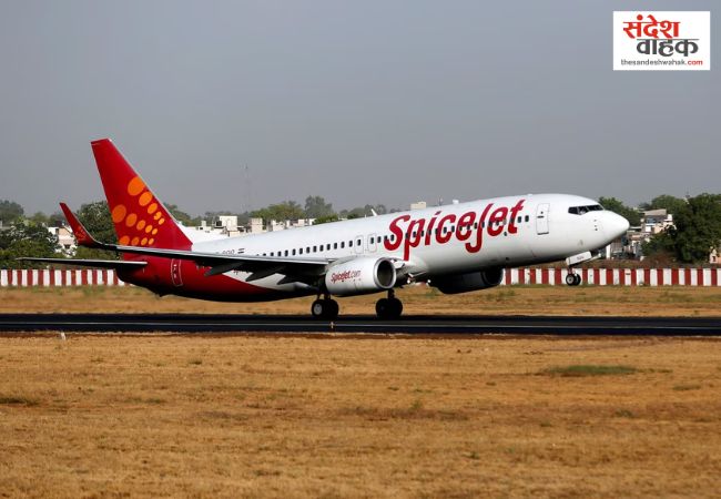 दिल्ली एयरपोर्ट पर स्पाइसजेट विमान की इमरजेंसी लैंडिंग, हवा में फेल हुआ इंजन