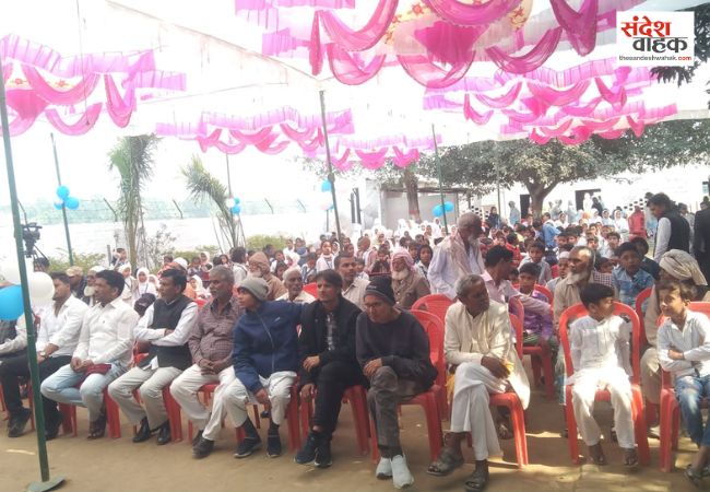 SantKabir Nagar News: एम. आज़ाद मॉडल स्कूल बनेथू में वार्षिक पुरस्कार वितरण समारोह सम्पन्न