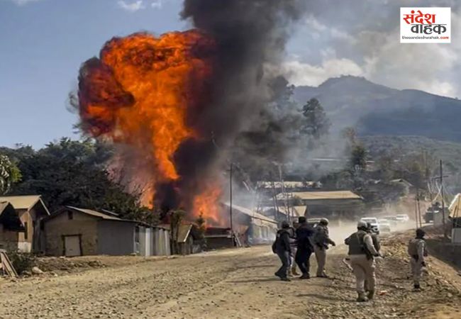 मणिपुर के उखरुल में उग्रवादियों ने फूंके 21 घर, भारी गोलीबारी के बाद जिले में कर्फ्यू और 5 दिन के लिए इंटरनेट बंद