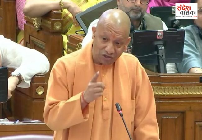 सदन में गरजे सीएम योगी, उपद्रव से उत्सव तक पहुँचा यूपी, बोले- गुंडों को संरक्षण देने वाले अब कर रहे सनातन की बात