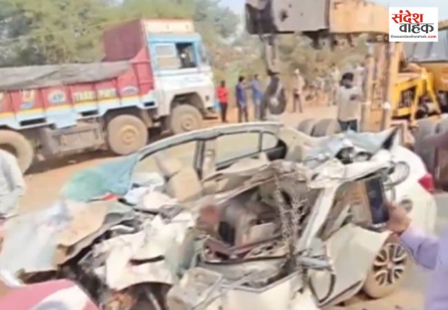 धमतरी में ट्रक और कार की टक्कर में 3 CRPF जवानों समेत 4 की मौत