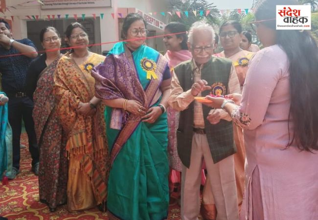 Gorakhpur News: मॉडर्न फ्यूजन थीम पर सीआरडी कॉलेज में सजा फूड फेयर