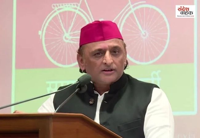 वोटर लिस्ट से सपा समर्थकों के नाम काटने की 'साजिश'? अखिलेश के निर्देश पर चुनाव आयोग पहुंची सपा