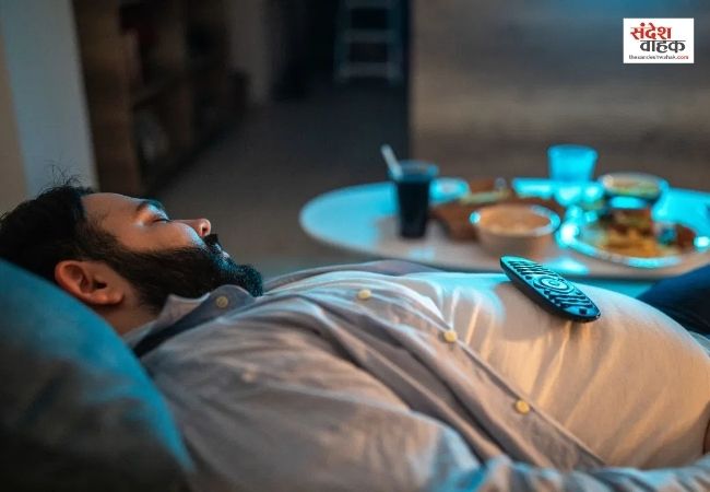 अगर आपको भी होती है Post Meal Sleepiness, तो हो जाएं सतर्क