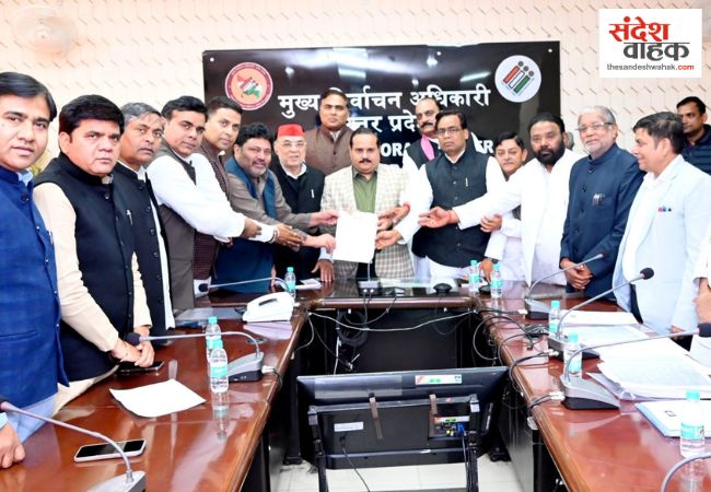 यूपी में वोटर लिस्ट पर सियासी घमासान, अखिलेश के विधायकों ने घेरा चुनाव आयोग, रखी 5 कड़ी शर्तें