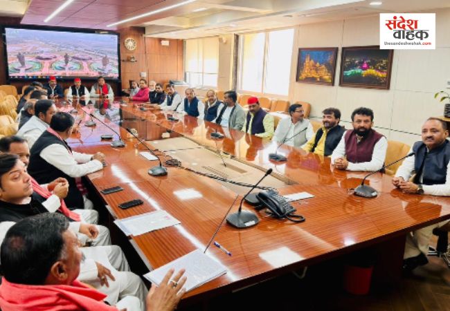 JPNIC को पार्किंग स्थल बनाने की तैयारी पर बिफरी सपा, LDA उपाध्यक्ष को सौंपा ज्ञापन