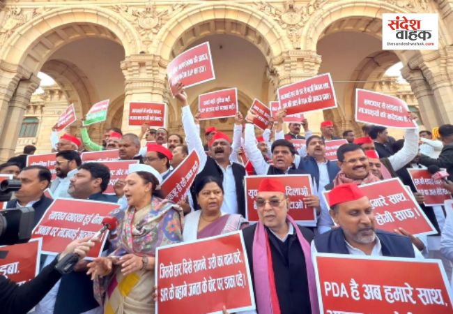 अखिलेश यादव का दोहरा प्रहार, बोले- राज्यपाल का भाषण जुमलों का महोत्सव