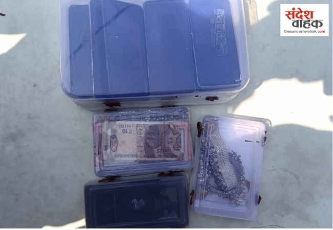 लखनऊ: ऑटो से रेकी कर बंद घरों को साफ करने वाला गिरोह दबोचा, जेवर और 10 मोबाइल बरामद