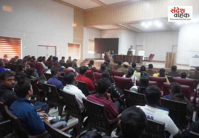 बरेली के छात्रों ने सीखी खाकी की बारीकियां, SPEL कार्यक्रम के जरिए जाना कैसे बनते हैं 'डिप्टी एसपी'?