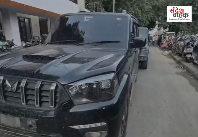 लखनऊ पुलिस का 'रील' स्टार्स पर एक्शन, जनेश्वर मिश्र पार्क में बैरियर गिराने वाली गाड़ियां सीज