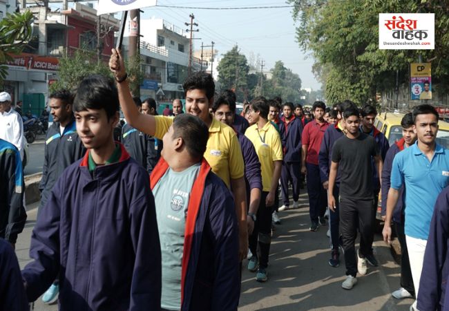 लखनऊ:  नशे के खिलाफ ANTF की 'पैदल रैली', हेल्पलाइन '1933' के जरिए जागरूकता का संदेश