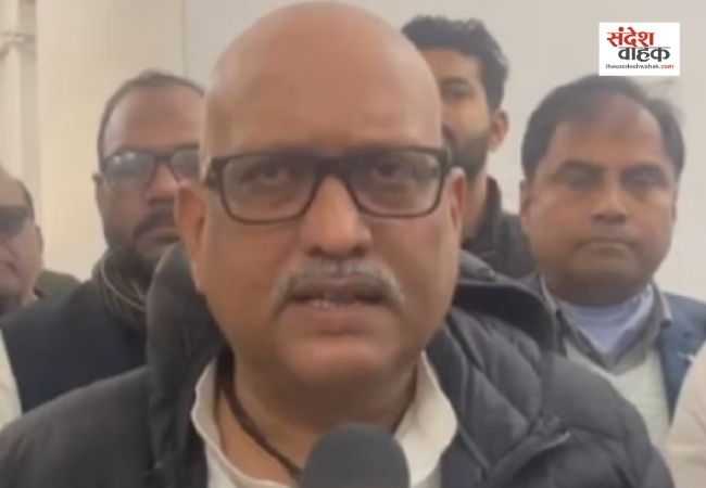 अजय राय ने केजीएमयू मजार पर चढ़ाई चादर, बोले- केजीएमयू से भी पुरानी है यह विरासत