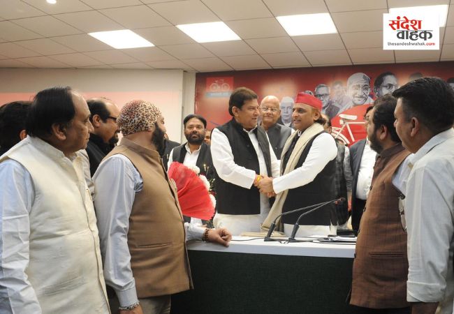 UP Politics: सपा का बढ़ता कुनबा, दिग्गज कांग्रेस नेता के.के. शर्मा सपा में शामिल