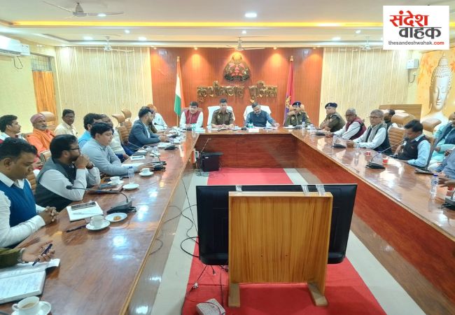 कुशीनगर में त्योहारों पर 'हुड़दंग' पड़ेगा भारी, डीएम की चेतावनी- कानून तोड़ा तो होगी जेल